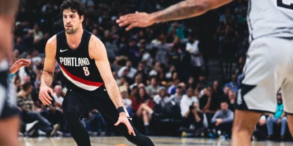 博鱼官网-完胜！福克斯25+7榜眼高开低走，阿夫迪亚29分6失误，新秀大爆发