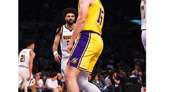 博鱼下载-全美热搜第一！里夫斯2罚1中+反弹绝平：轰32+7+6救赎两致命失误