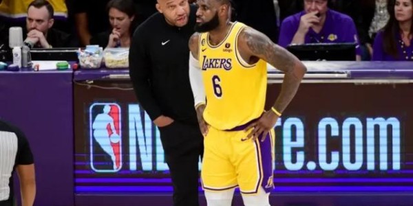 博鱼体育-防守瘫痪篮板被爆！詹眉时间拉满湖人季初隐患重重