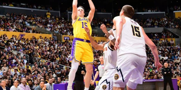 博鱼下载-全美热搜第一！里夫斯2罚1中+反弹绝平：轰32+7+6救赎两致命失误